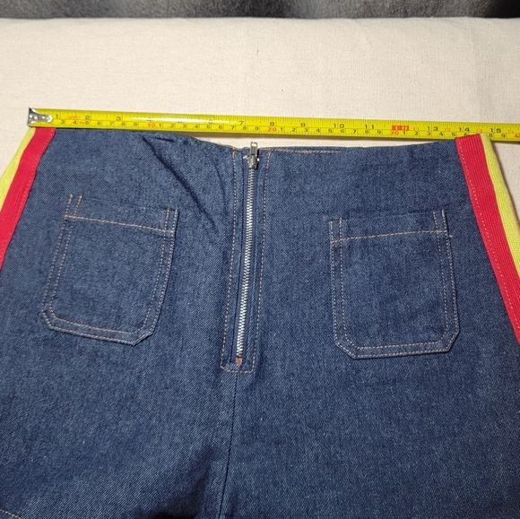 ๐ Honey Punch Retro Shorts ๐ฉณ - Picture 7 of 8